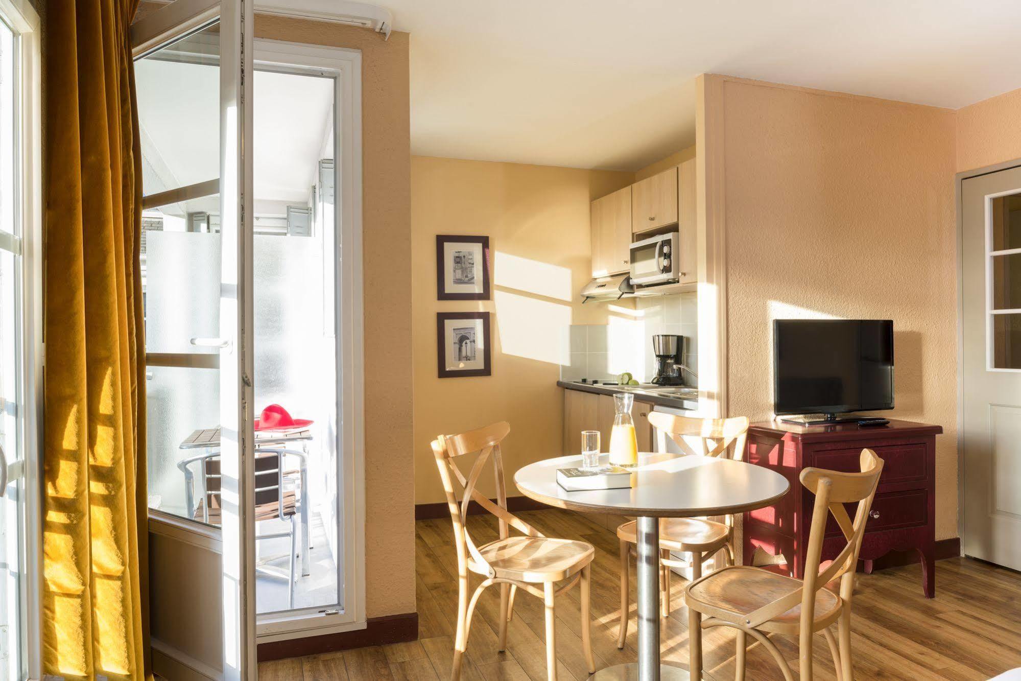 Aparthotel Adagio Paris Montmartre Екстериор снимка